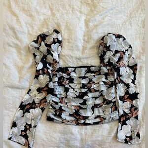 Abercrombie cropped fitted long-sleeve floral blouse